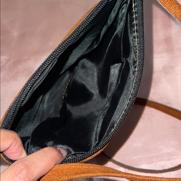 a bag - Picture 3 of 3